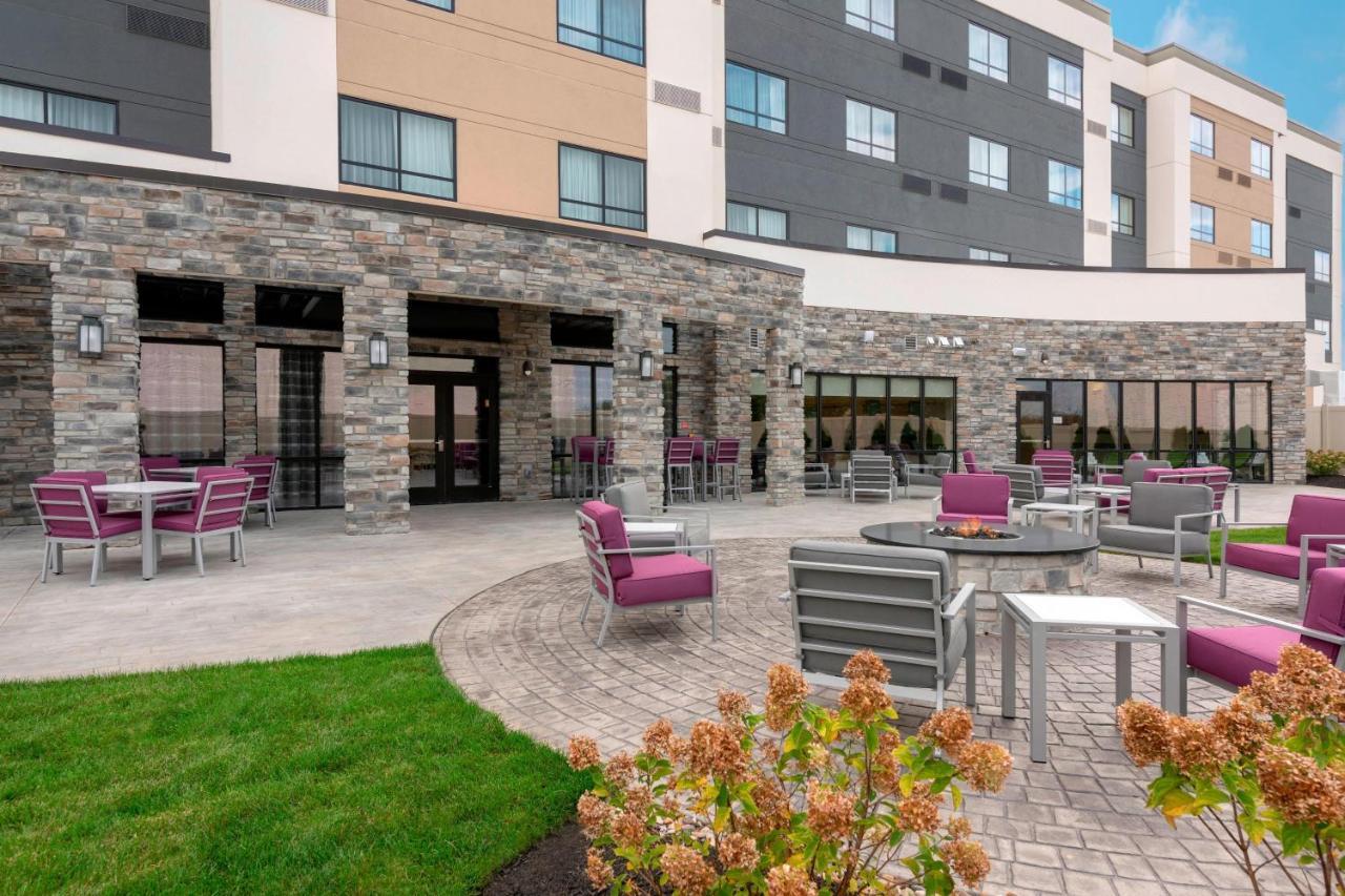 Отель Courtyard By Marriott Cleveland Элирия Экстерьер фото